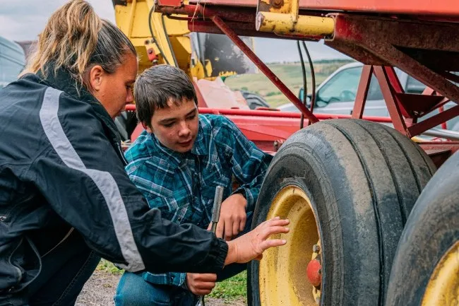3 Signs You May Need Trailer Repair Services 3 Signs You May Need Trailer Repair Services, K4 Trailer Sales, Salina, KS